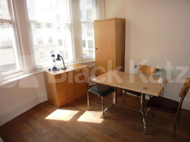 			NEW INSTRUCTION!, 1 Bedroom, 1 bath, 1 reception Flat			 Oxford Street, SOHO